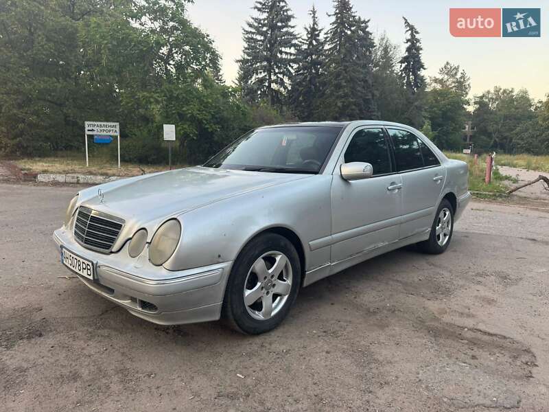 Mercedes-Benz E-Class 2000