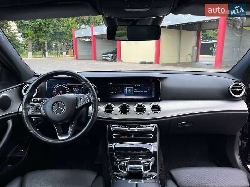 Седан Mercedes-Benz E-Class 2018 в Дубно