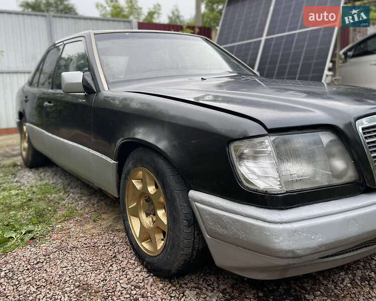 Седан Mercedes-Benz E-Class 1994 в Житомире