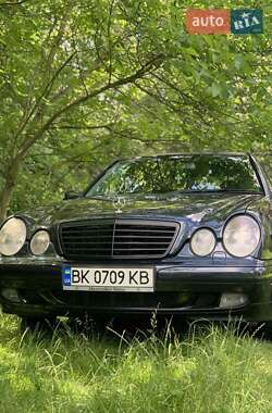 Седан Mercedes-Benz E-Class 2000 в 