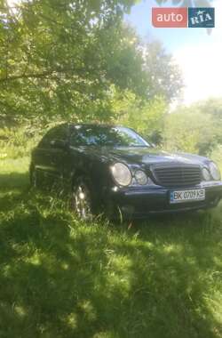 Седан Mercedes-Benz E-Class 2000 в 
