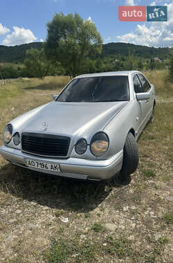 Седан Mercedes-Benz E-Class 1999 в 