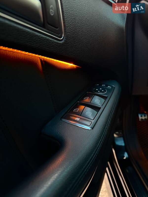Седан Mercedes-Benz E-Class 2012 в Черновцах