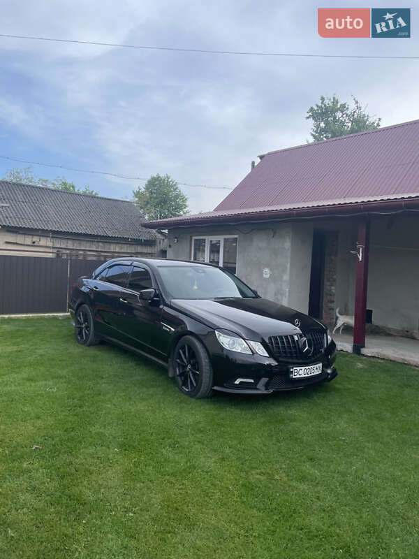Седан Mercedes-Benz E-Class 2009 в Яворове