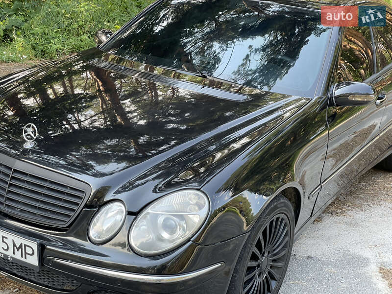Седан Mercedes-Benz E-Class 2002 в Вышгороде