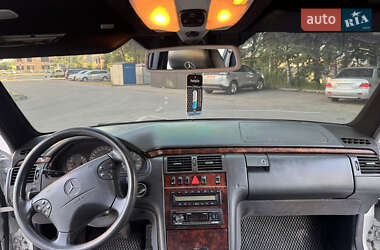 Седан Mercedes-Benz E-Class 2000 в 