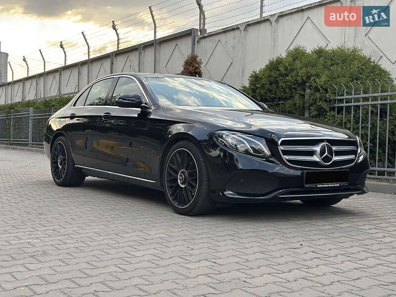 Седан Mercedes-Benz E-Class 2017 в Днепре