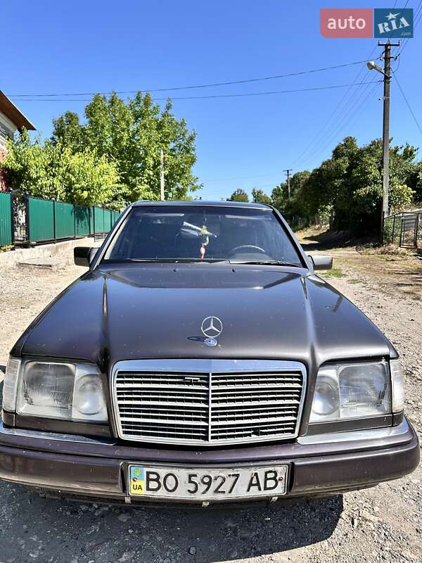 Седан Mercedes-Benz E-Class 1994 в Тернополе