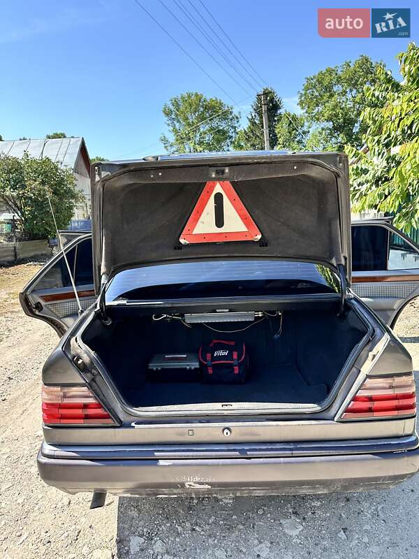 Седан Mercedes-Benz E-Class 1994 в Тернополе