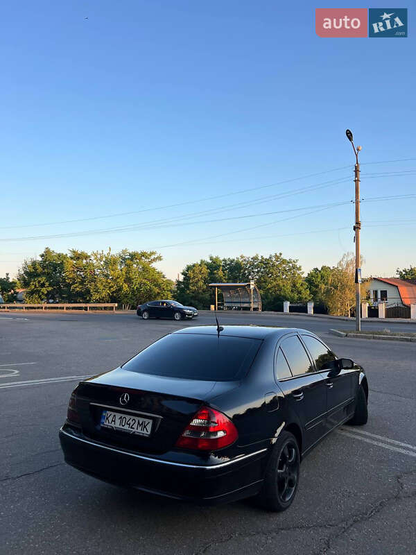 Седан Mercedes-Benz E-Class 2002 в Первомайську