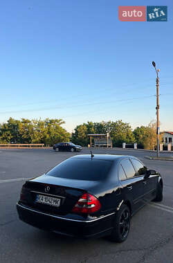 Седан Mercedes-Benz E-Class 2002 в  фото 7 Седан Mercedes-Benz E-Class 2002 в