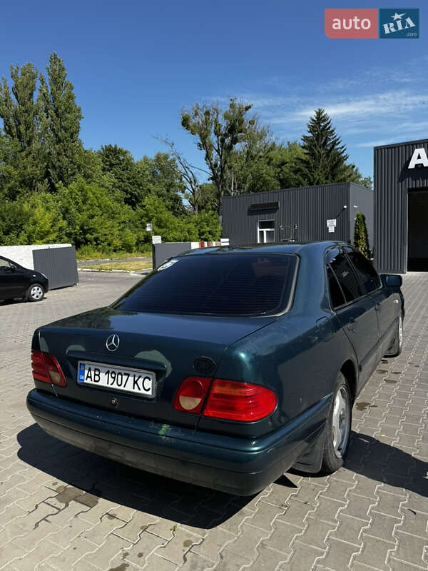 Mercedes-Benz E-Class 1996