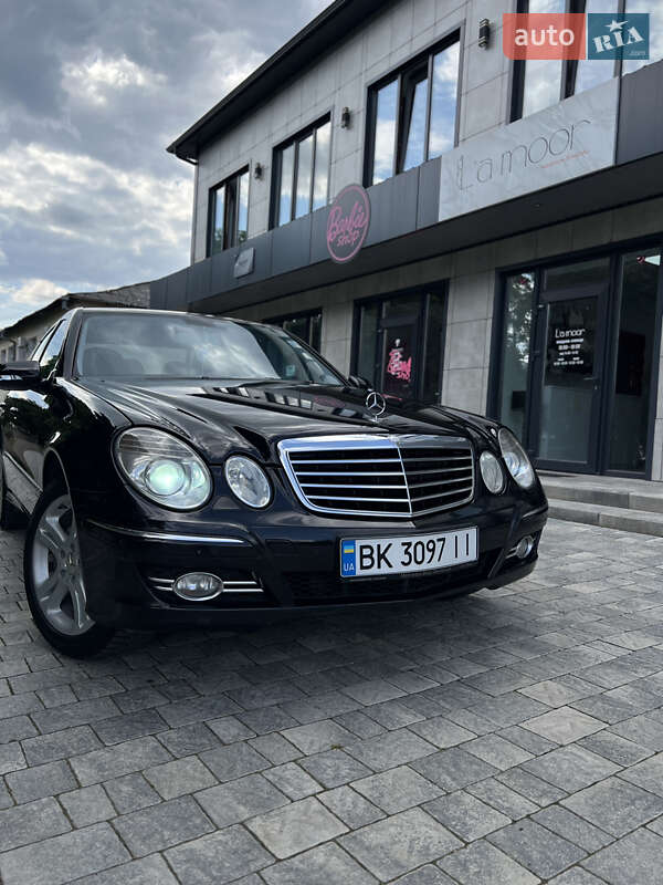 Седан Mercedes-Benz E-Class 2008 в Березному