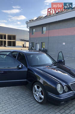 Седан Mercedes-Benz E-Class 2001 в 