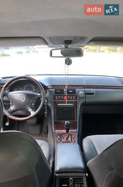 Седан Mercedes-Benz E-Class 2001 в 