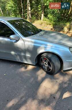 Седан Mercedes-Benz E-Class 2004 в 