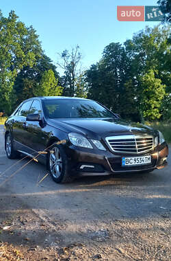 Седан Mercedes-Benz E-Class 2010 в Львове