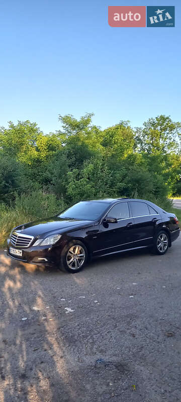 Седан Mercedes-Benz E-Class 2010 в Львове