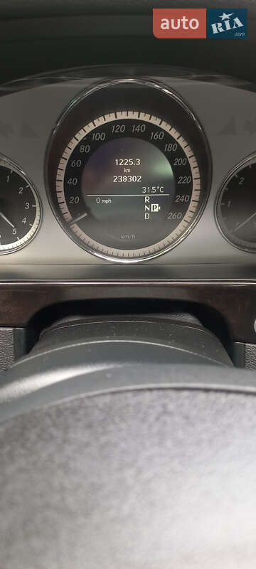 Седан Mercedes-Benz E-Class 2010 в Львове