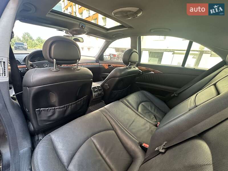 Седан Mercedes-Benz E-Class 2002 в Ивано-Франковске