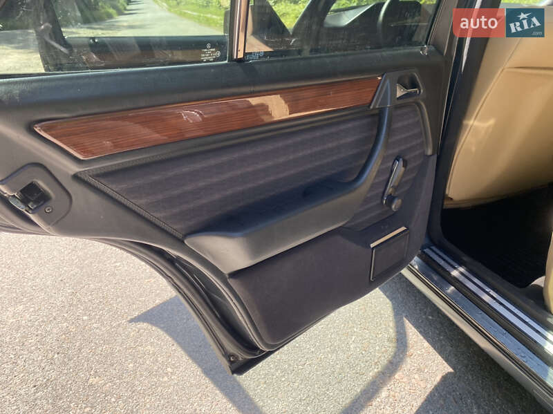 Седан Mercedes-Benz E-Class 1989 в Житомире