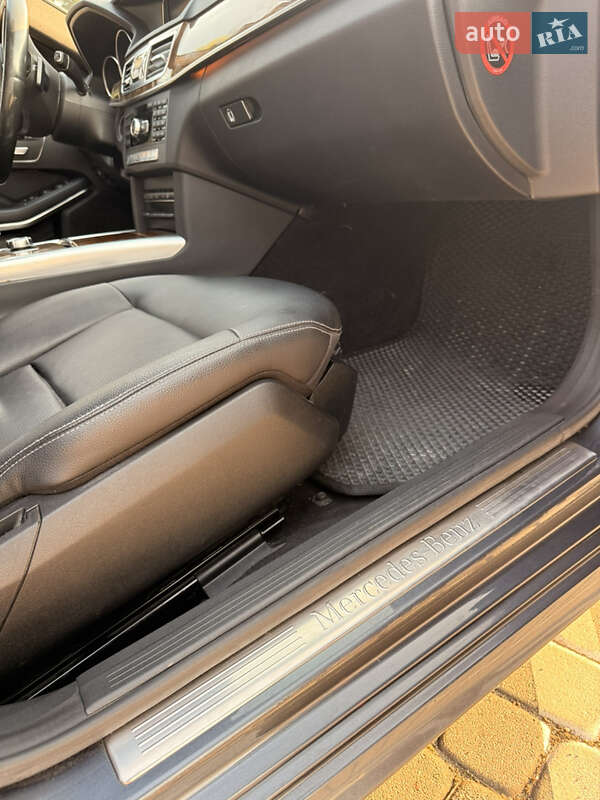 Седан Mercedes-Benz E-Class 2014 в Ужгороде