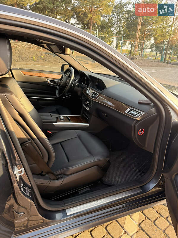Седан Mercedes-Benz E-Class 2014 в Ужгороде