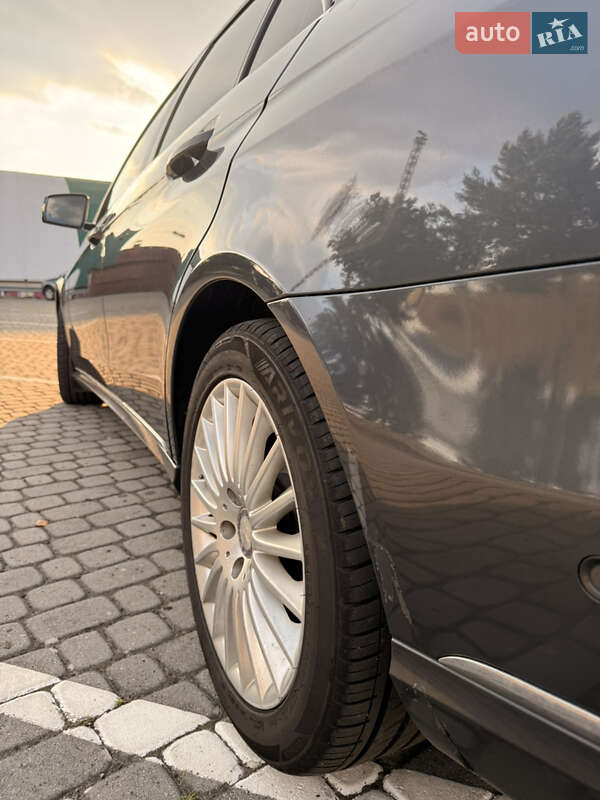 Седан Mercedes-Benz E-Class 2014 в Ужгороде