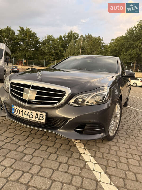 Седан Mercedes-Benz E-Class 2014 в Ужгороде