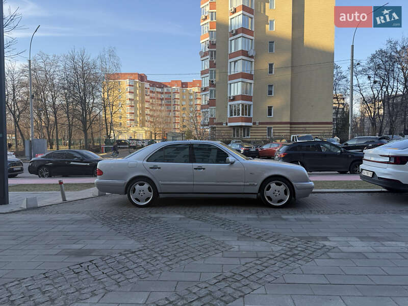Седан Mercedes-Benz E-Class 1999 в Киеве