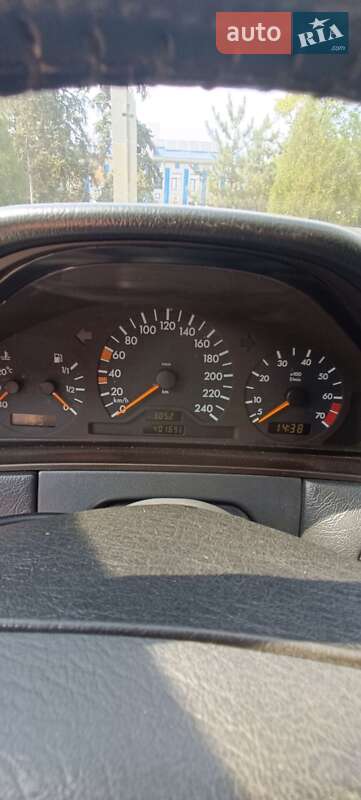 Седан Mercedes-Benz E-Class 1998 в Запорожье