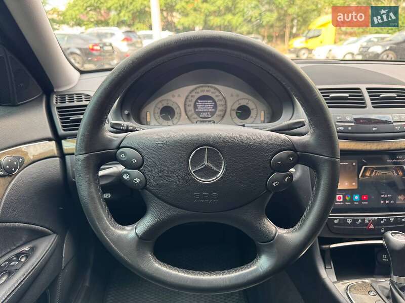 Седан Mercedes-Benz E-Class 2008 в Днепре