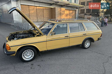 Універсал Mercedes-Benz E-Class 1982 в Дніпрі