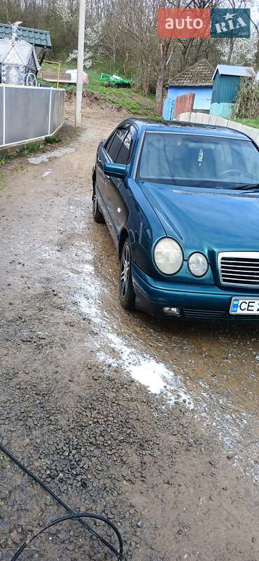 Седан Mercedes-Benz E-Class 1997 в Чернівцях