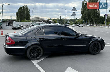Седан Mercedes-Benz E-Class 2002 в 