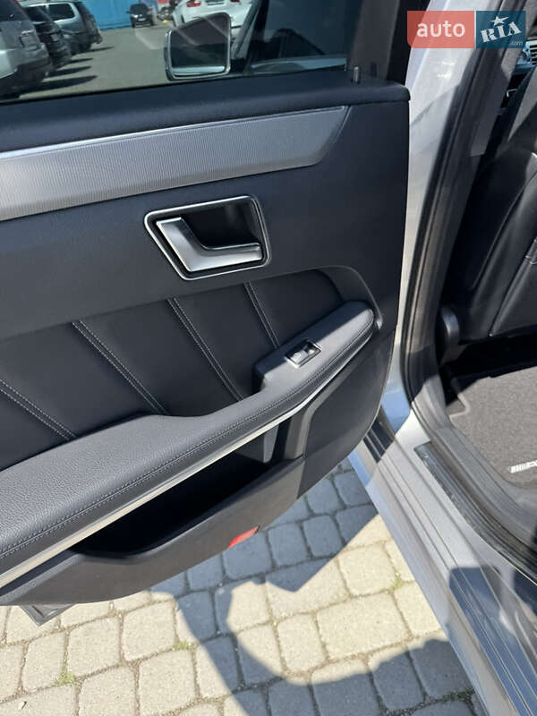 Седан Mercedes-Benz E-Class 2013 в Черновцах