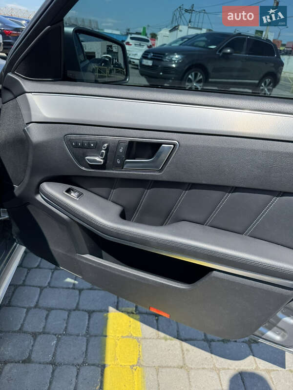 Седан Mercedes-Benz E-Class 2013 в Черновцах