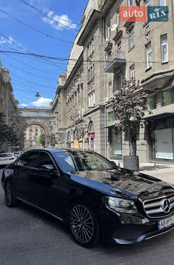Седан Mercedes-Benz E-Class 2018 в Києві