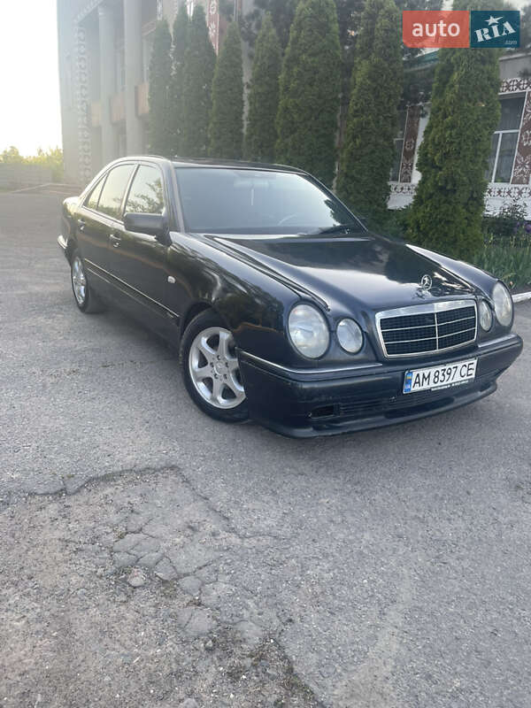 Седан Mercedes-Benz E-Class 1997 в Виннице