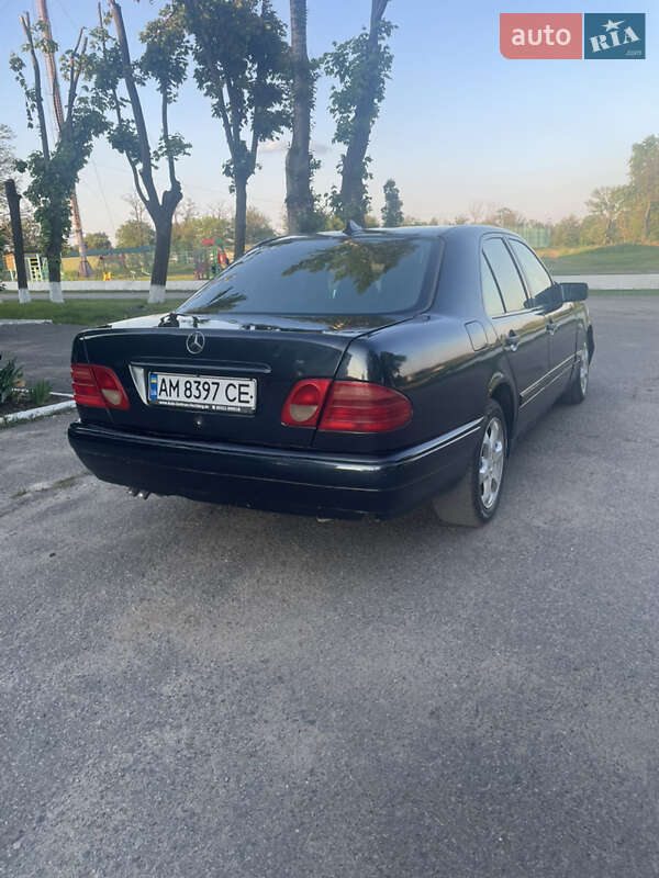 Седан Mercedes-Benz E-Class 1997 в Виннице