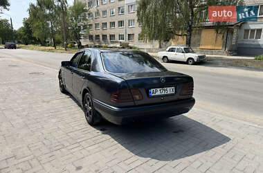 Седан Mercedes-Benz E-Class 1996 в 