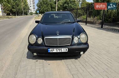 Седан Mercedes-Benz E-Class 1996 в Запорожье