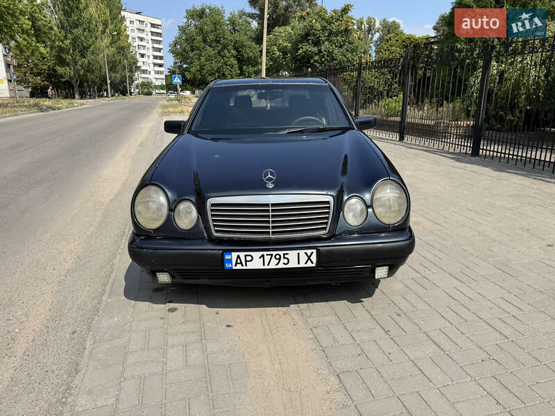 Седан Mercedes-Benz E-Class 1996 в 