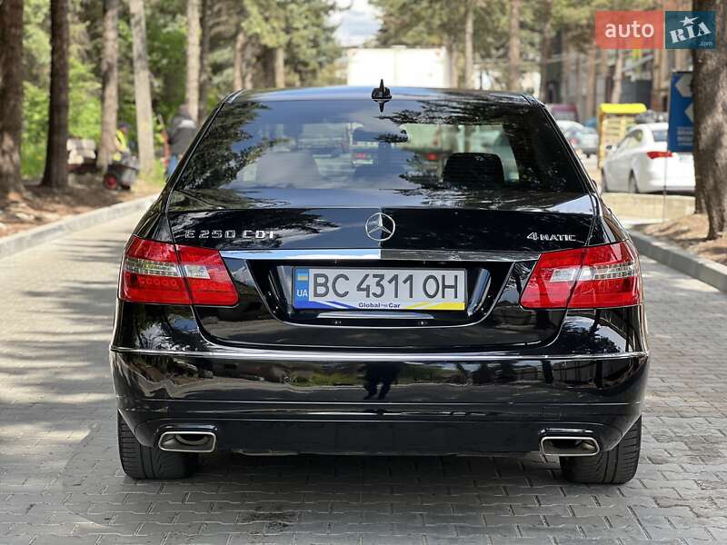 Седан Mercedes-Benz E-Class 2012 в Львове