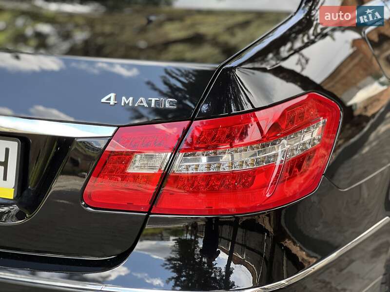 Седан Mercedes-Benz E-Class 2012 в Львове