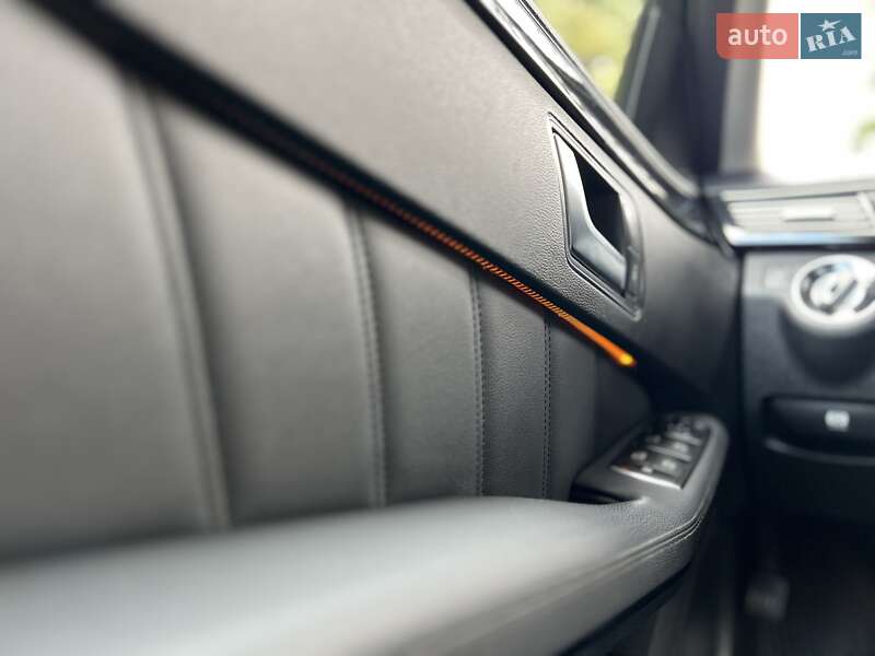 Седан Mercedes-Benz E-Class 2012 в Львове
