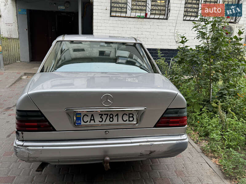 Седан Mercedes-Benz E-Class 1991 в Черкассах