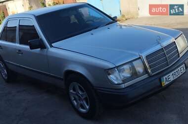 Седан Mercedes-Benz E-Class 1987 в 