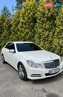 Седан Mercedes-Benz E-Class 2012 в Львове