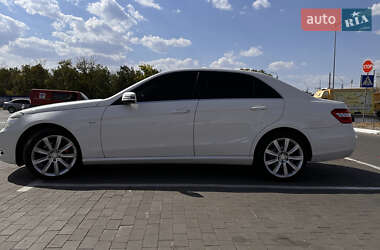 Седан Mercedes-Benz E-Class 2012 в 